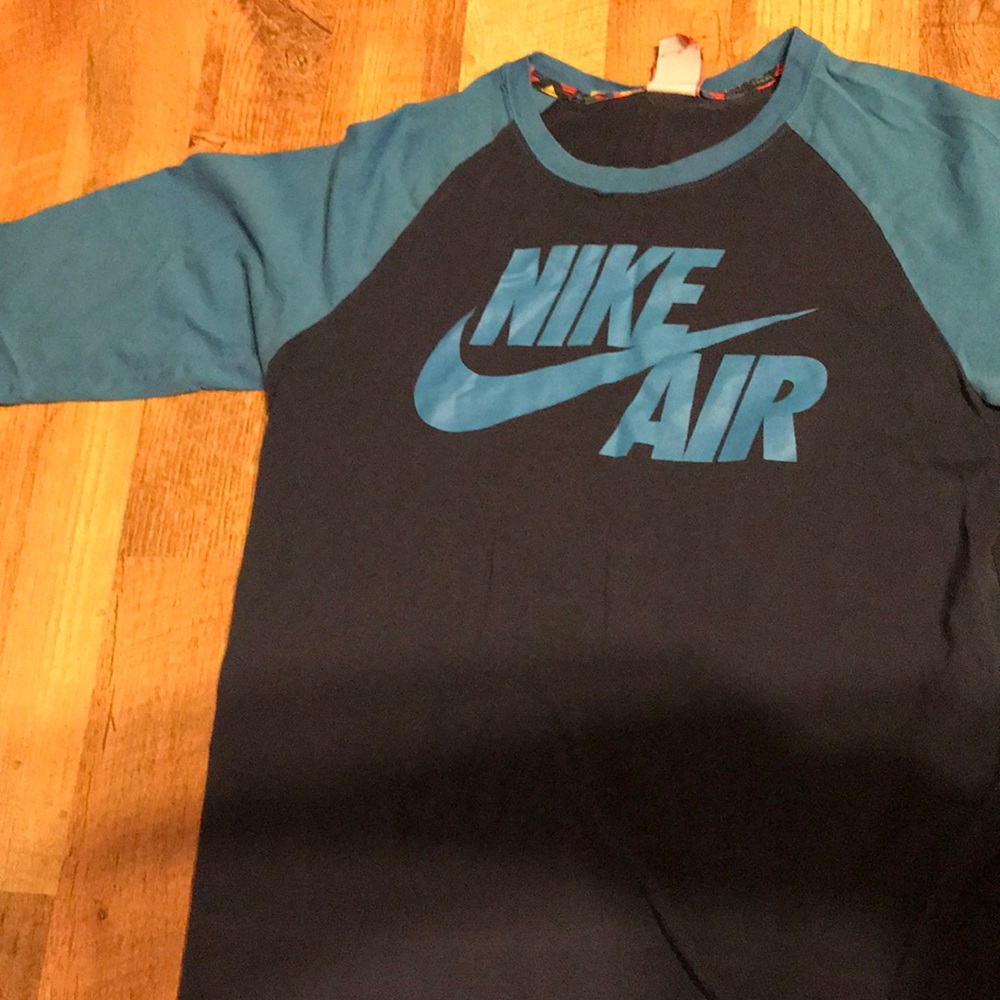 Semi sleeve Nike shirt